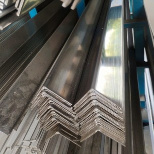 30mm 0.9 1.9 2.9mm 1.6 1.4 不锈钢角钢304光面角铁15 1.1