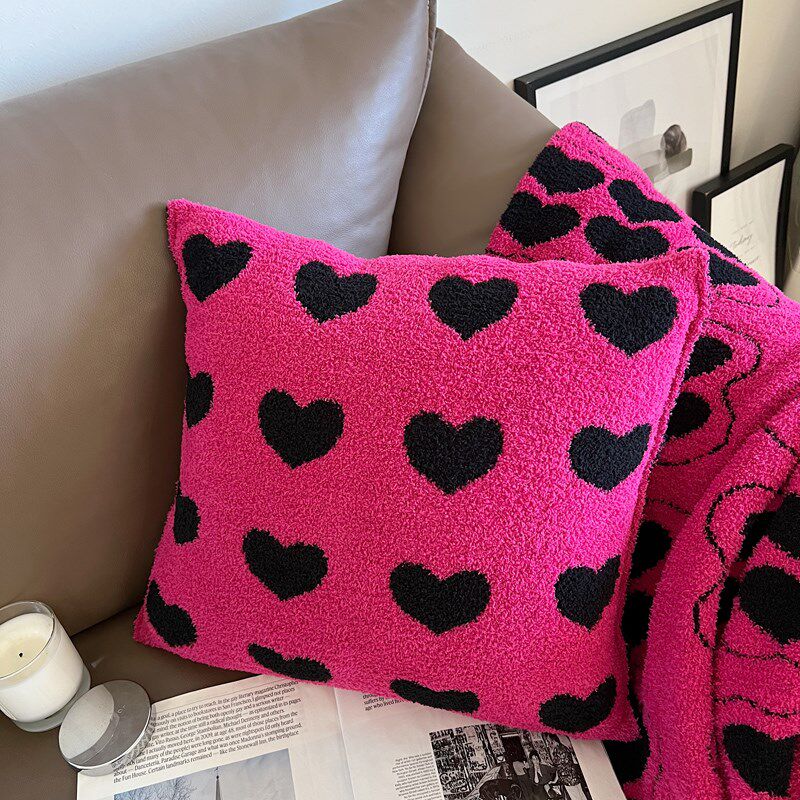 ins风多巴胺高级感半边绒亲肤客厅沙发软装设计爱心X玫红抱枕靠垫