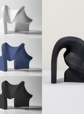 一匚样板间现代扭曲磨砂哑光雕塑艺术品售楼处书柜展示柜桌面摆件