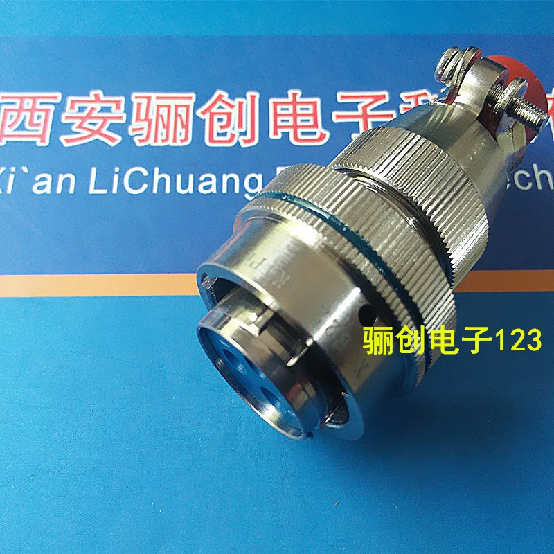 XCE22F3Z1D1 XCE22T3K1P1 焊接式 圆形连接器3芯插头插座 接插件