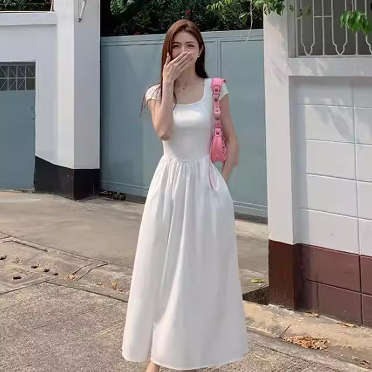 法式赫本白色短袖连衣裙女2026夏新款方领收腰显瘦气质长裙小个子