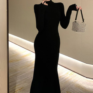 黑色连衣裙鱼尾裙2026新款长款秋冬小个子高级感收腰显瘦气质裙子