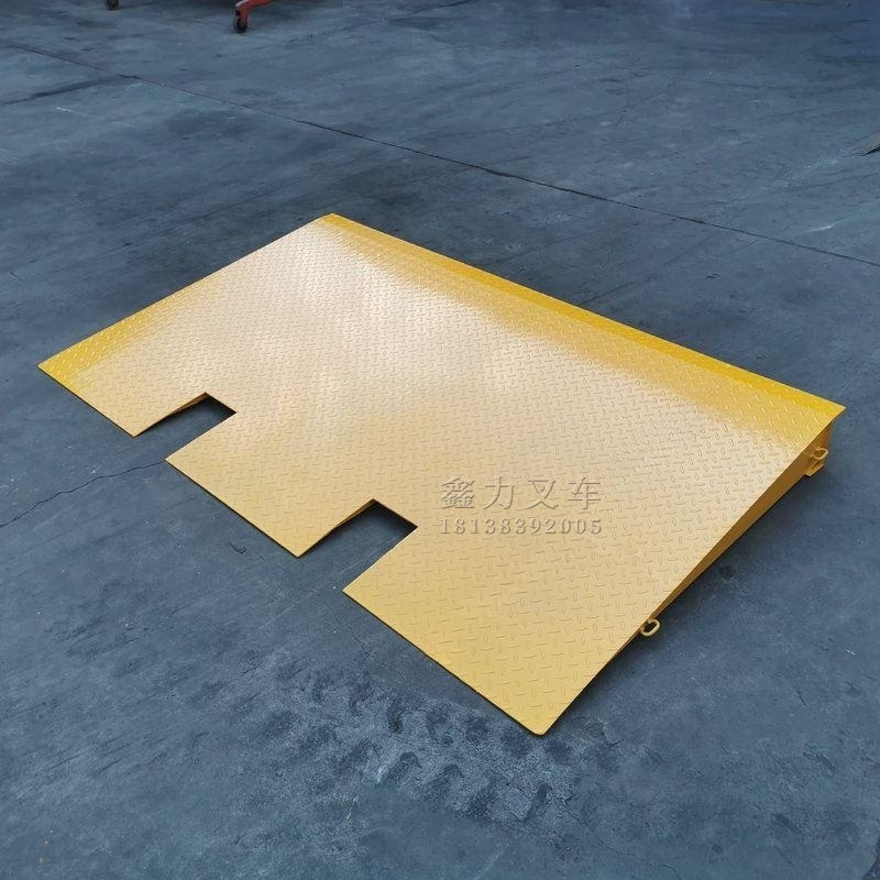 集装箱跳板钢制上车斜坡板搭接板叉车坡道平台固定式登车板