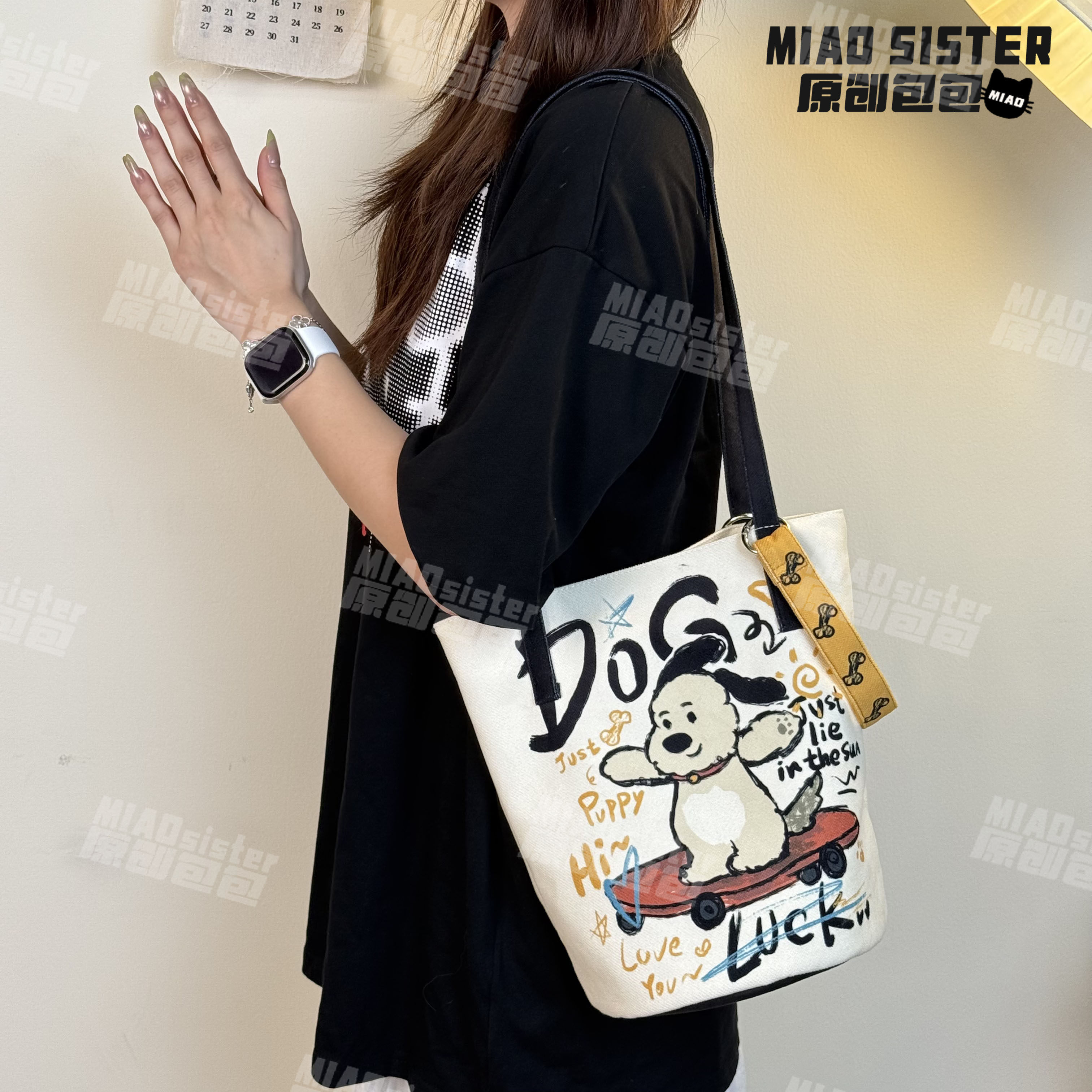 MIAO滑板小狗可爱动物卡通款斜挎包流行帆布袋子百搭帆布包包12B