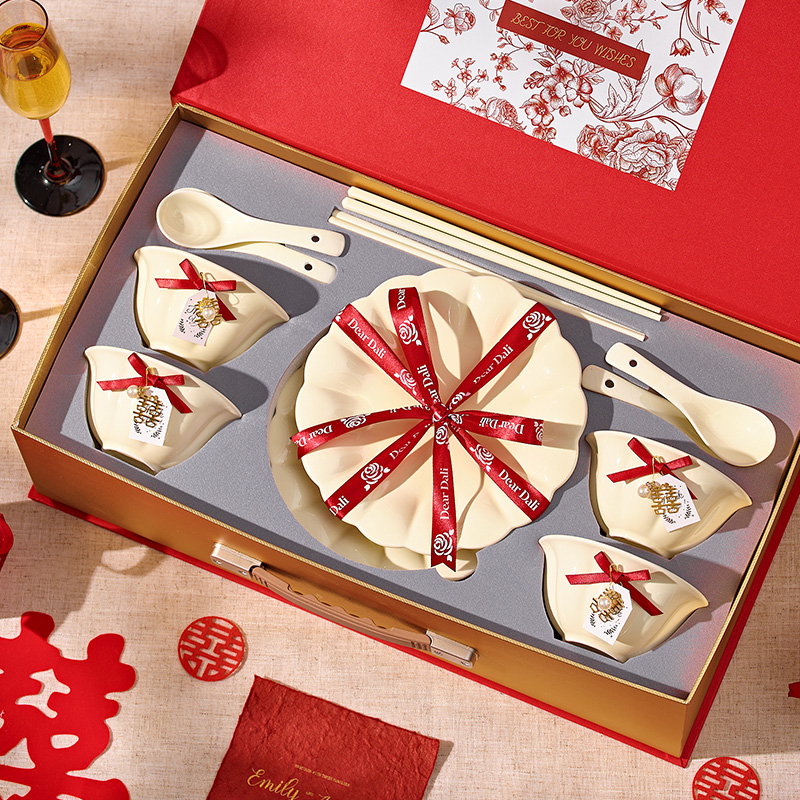 新婚礼物送新人新娘喜碗盘碟碗筷套装结婚陪嫁订婚餐具礼盒实用