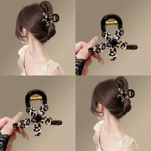 时尚豹纹花朵抓夹女2025新款大号后脑勺盘发发夹高级感鲨鱼夹头饰