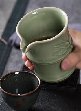 龙泉青瓷闻香平杯瓷家用泡YBN茶分茶公器陶杯功夫茶杯手工公道杯