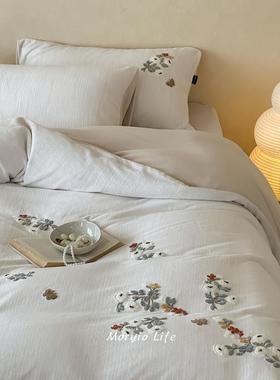 悠风花田卉毛巾绣全消光DYC牛奶绒四园件套珊瑚绒冬季保暖被套木