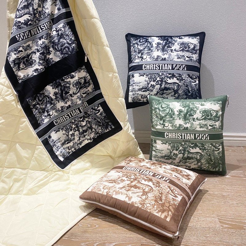 抱枕被子两用丛林老虎车用载午睡沙发靠垫空调被办公室午睡毯方枕,居家布艺,抱枕被,淘宝优惠券,粉丝福利购,淘宝优惠卷