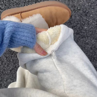 羊羔绒裤子女款2025新款秋冬季高腰宽松加绒加厚运动裤保暖卫裤