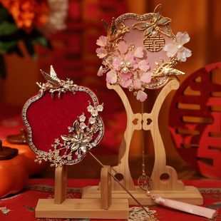 秀禾结婚喜字小团扇迷你新娘扇子掌凤吟婷 结婚中式 晨袍拍照道具