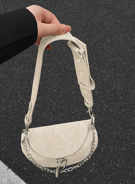 白色包包女大容量2024新款时尚小众设计斜挎包网红爆款高级感胸包