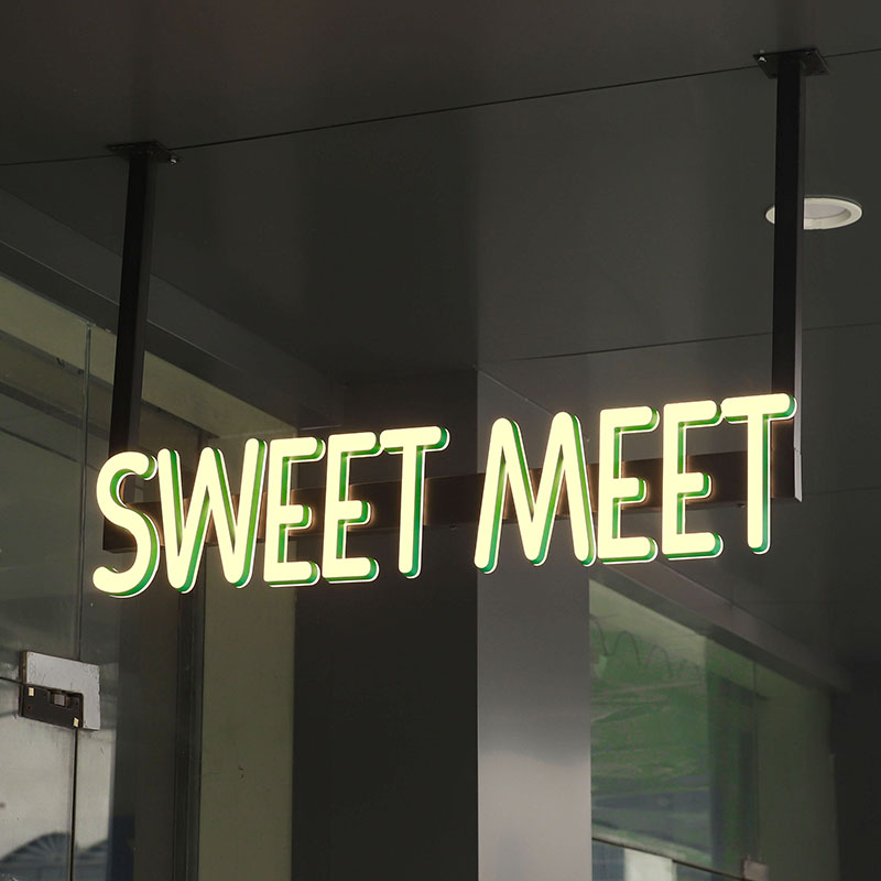 商场吊挂亚克力迷你发光字门头招牌led广告牌标识牌个性灯牌定制