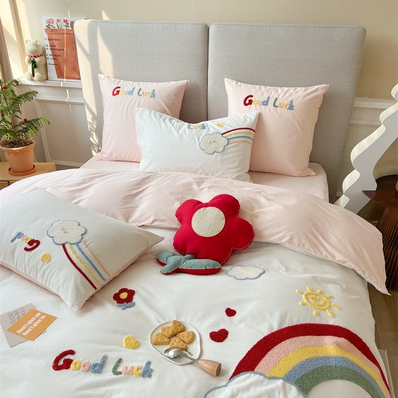 in小新绣花款少女心床上用品四件全棉m.米三件