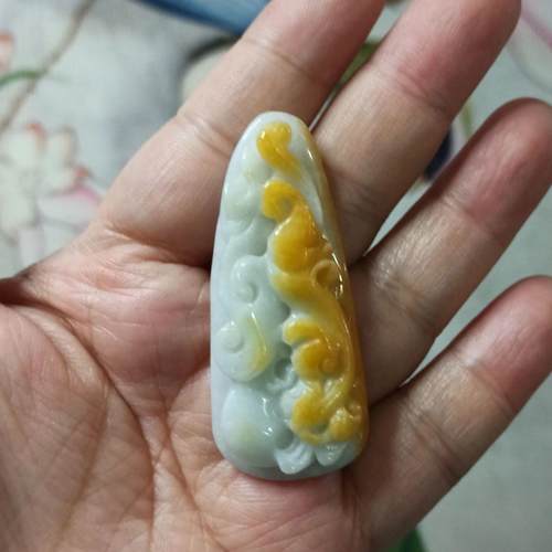 天然翡翠吊坠雕刻件手把件