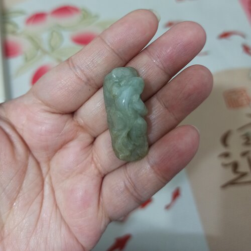 天然翡翠吊坠雕刻件手把如意