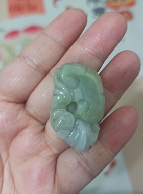 天然翡翠吊坠雕刻件手把件飘花