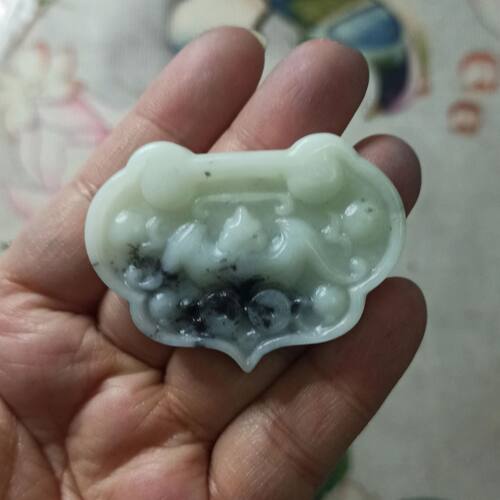 辽宁岫玉吊坠特色飘花蝙蝠牌