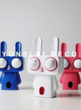 奶油风大眼方头兔子呆萌卡通摆件玄关电视柜儿童房桌面软装饰品