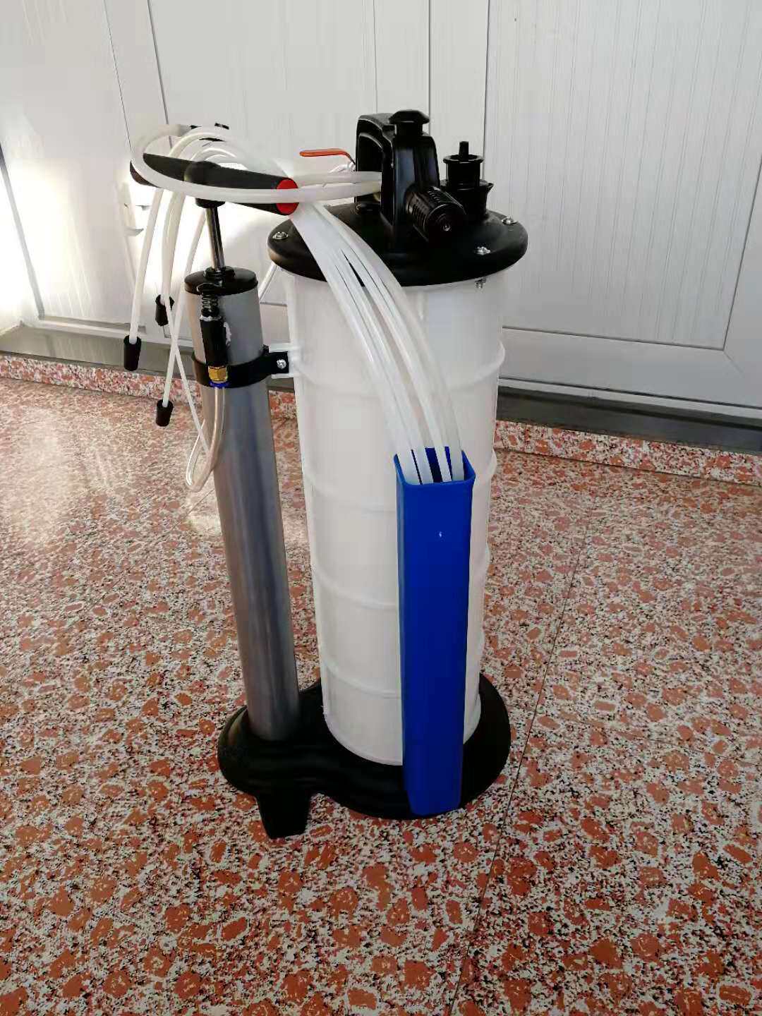 9升手动气动两用抽油机机油刹车油更换器现货供应量大从优