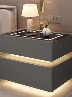 A12智能床头柜带灯2024新款实木卧室轻奢感简约现代床边收纳