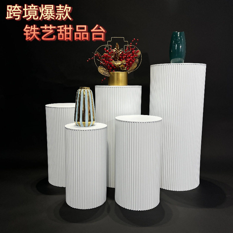 跨境爆款新款婚庆道具铁艺甜品台商场橱窗圆柱甜品桌布置订婚摆件