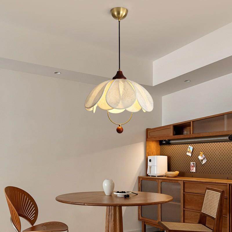 餐厅吊灯中古风创意氛围感奶白花朵吧台灯复古民宿护眼布艺餐桌灯