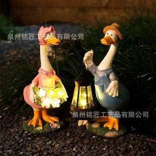 美式情侣鸭子太阳能灯花园摆件庭院可爱动物户外草坪树脂雕塑
