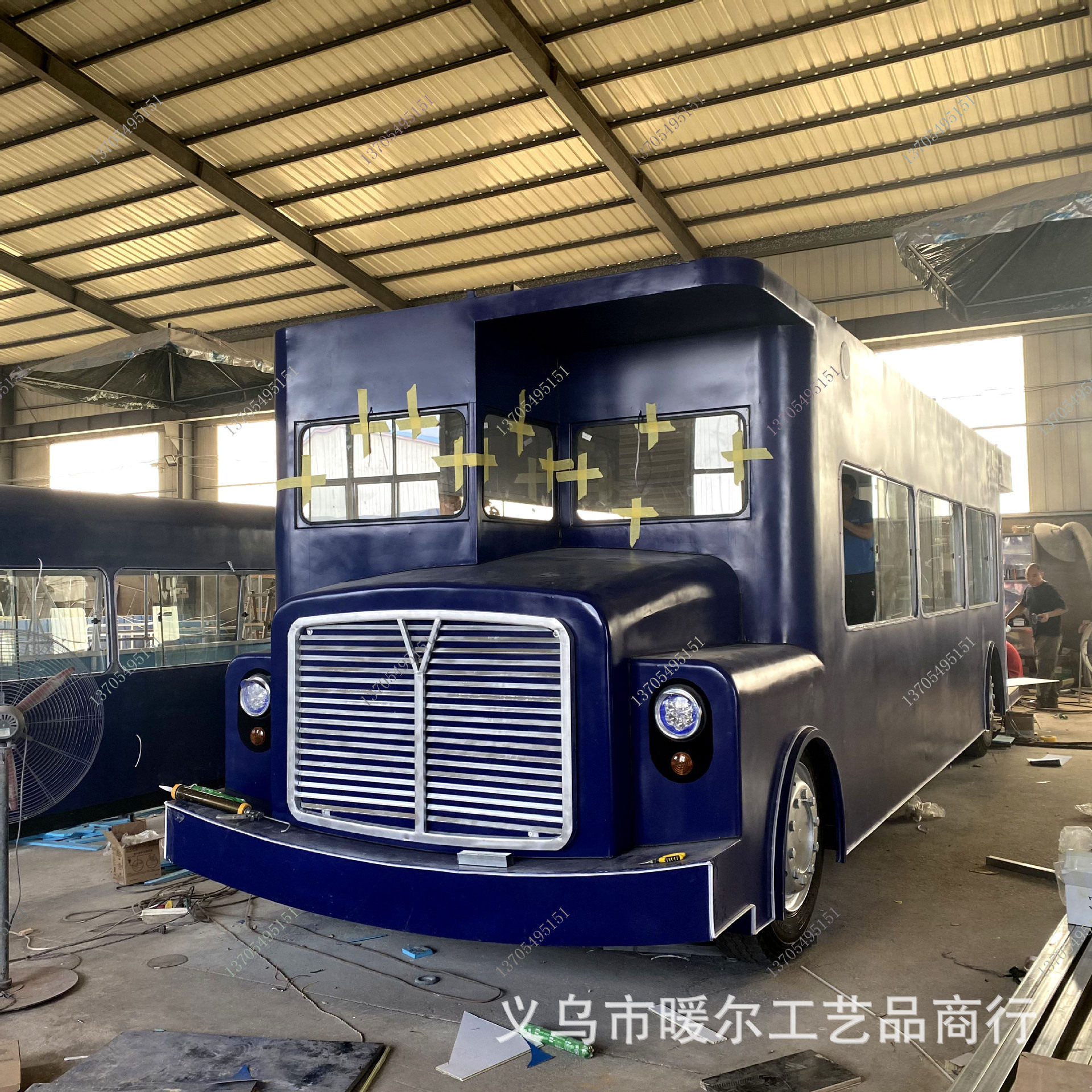 移动景区售卖餐车铁皮巴士模型