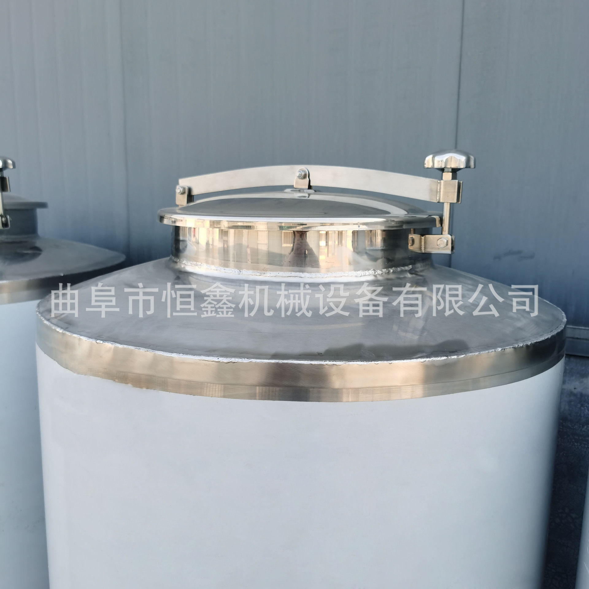 供应多规格不锈钢酒罐5立方10立方不锈钢红酒储存罐恒鑫酿酒设备