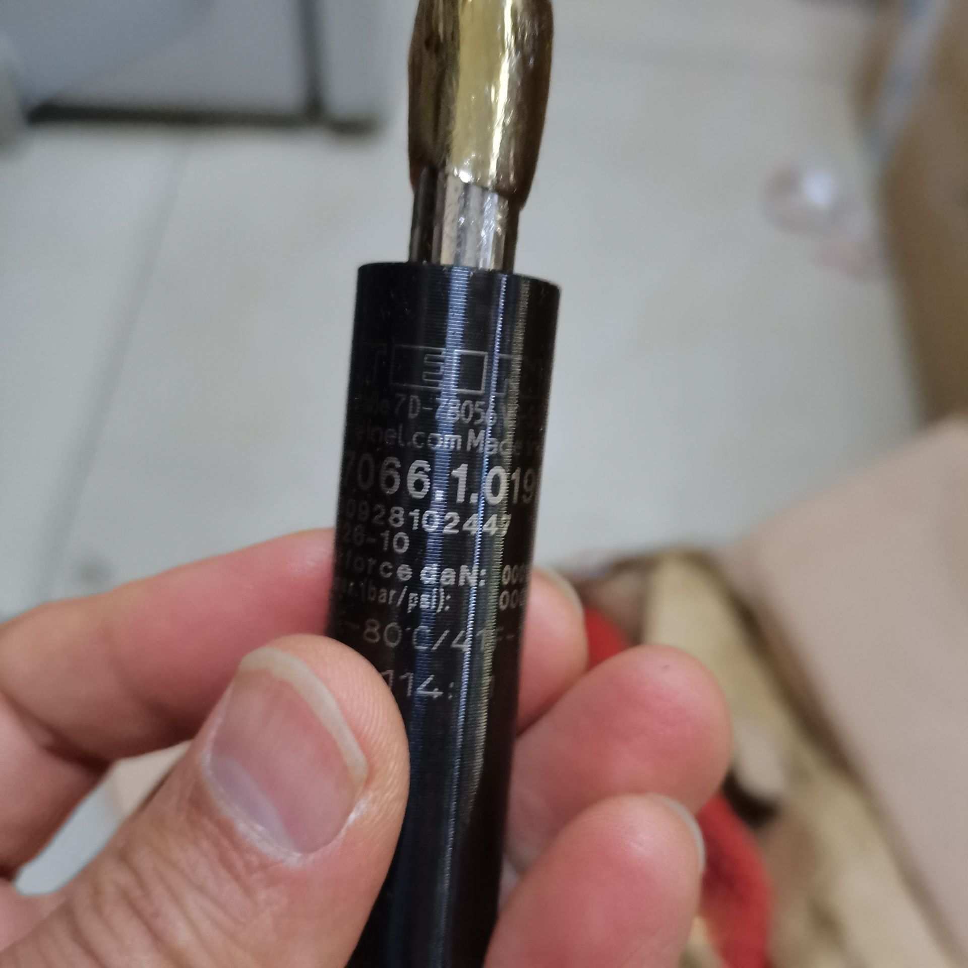 销售steinel normalien SZ8080.2.075X025B 84879090 气弹簧