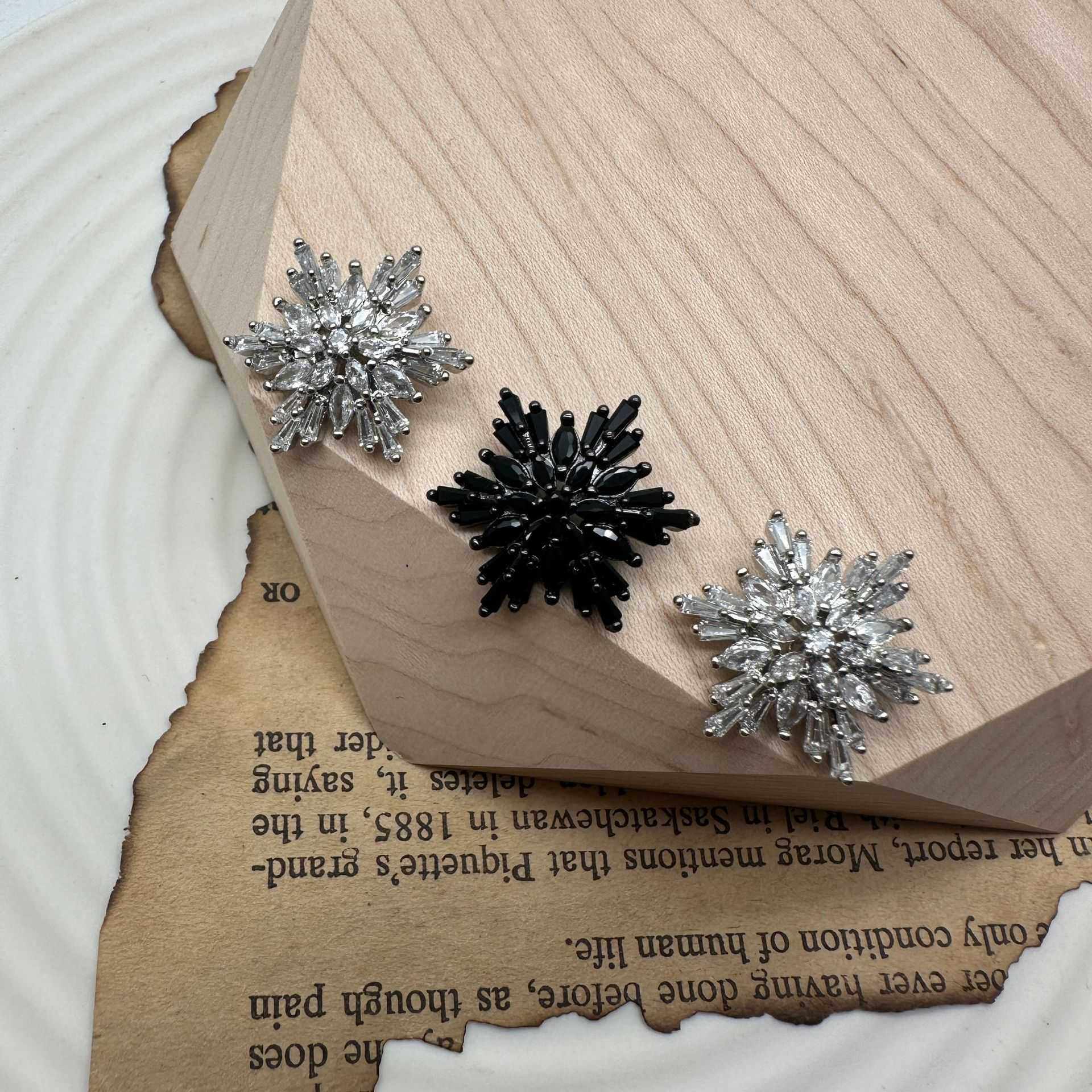 轻奢雪花样式微镶锆石纽扣女装外套旗袍毛衣大衣铜镀服装水晶扣