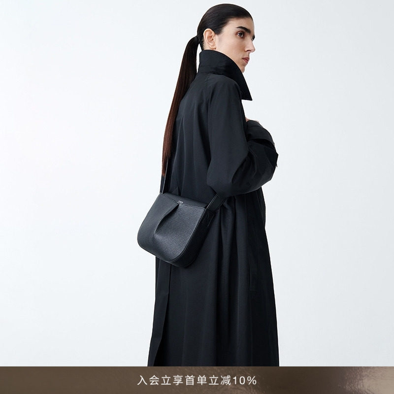 STUDIO NICHOLSON中性FORTUNA褶皱斜挎包图片