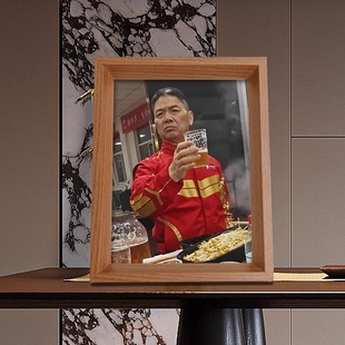 刘强东敬酒励志相框摆台桌面小插画相框摆件男生工位遇强则强摆台