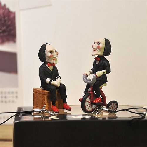 电锯骑单车 电锯惊魂 坐姿场景公仔摆件手机绳挂件模型手办