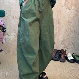 复古休闲宽松通勤流 新时尚 绿色大尺寸弯刀阔腿裤 女性2v025年夏季