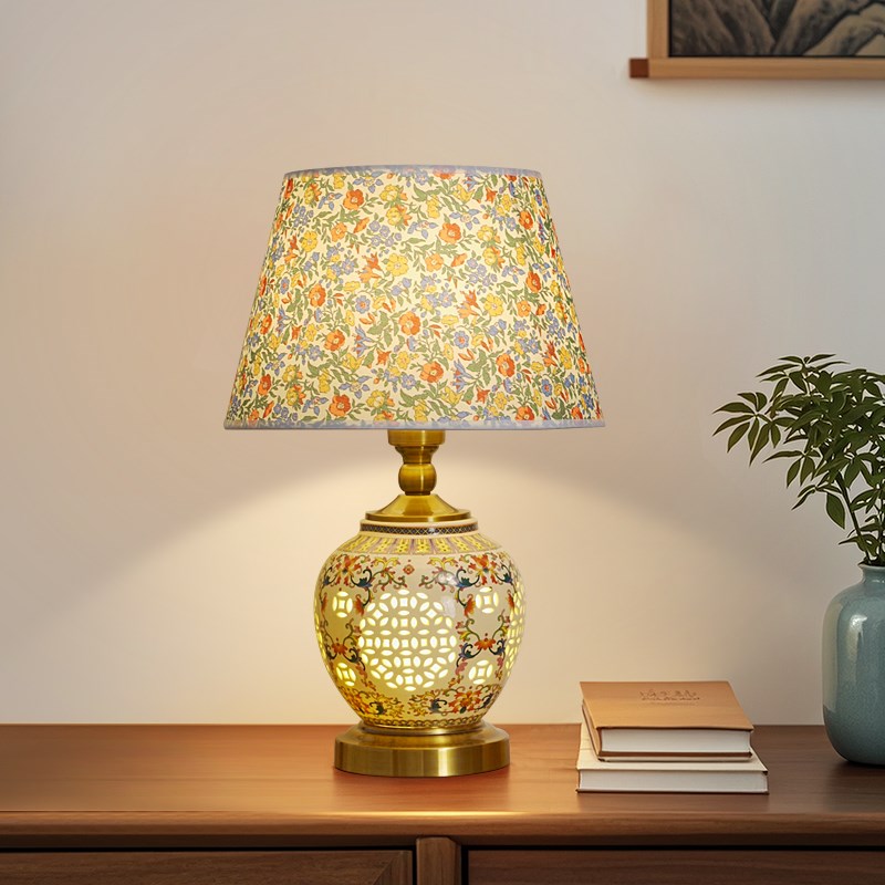 家用高级感简约美式中复古风式典陶瓷民宿温馨氛围卧室床头灯台灯