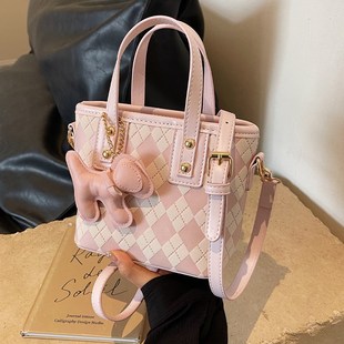 今年流行包包女士2024s新款 上班手拎包高级感单肩斜挎水桶 潮时尚