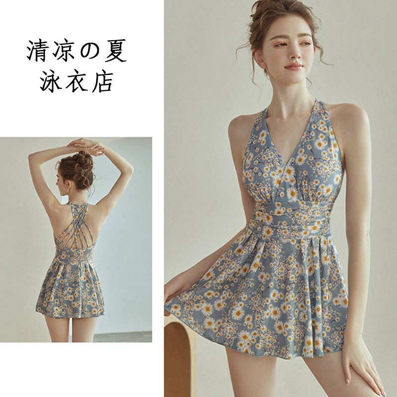 泳衣女款2024新款爆款微胖女孩遮肉显瘦高级感连体保守温泉游泳装