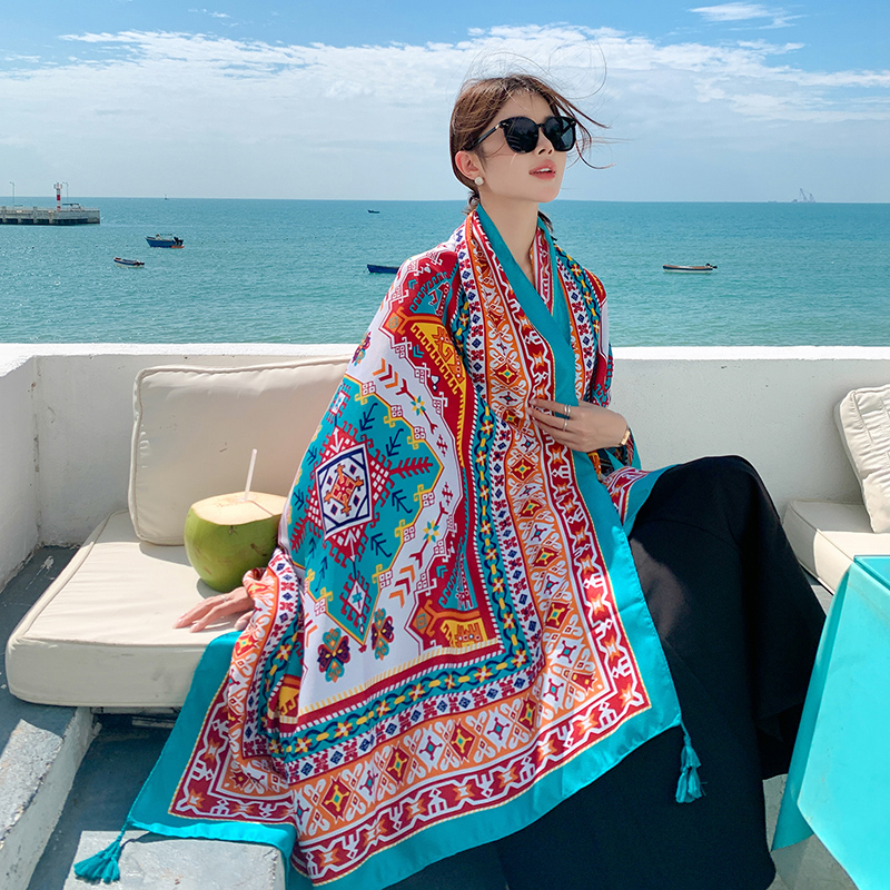 民族风围巾防晒披肩女云南丽江旅游穿搭丝巾海边沙滩纱巾薄款披风