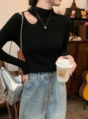 秋冬半高领内搭长袖针织毛衣女洋气好看的黑色打底衫镂空小衫上衣