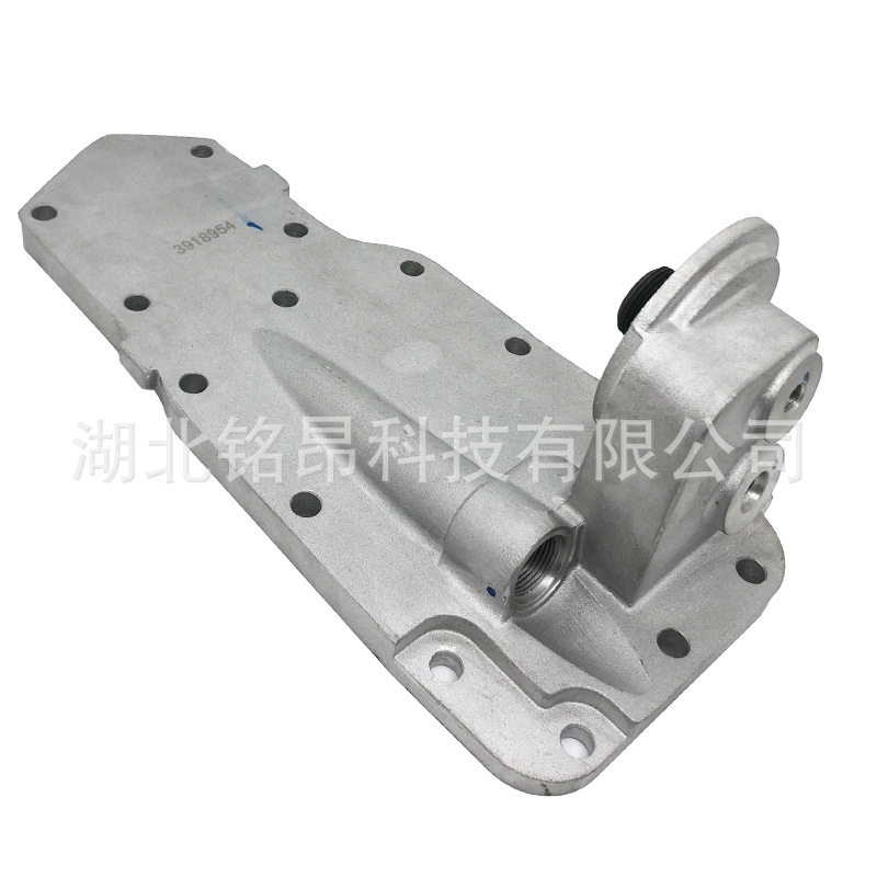 东风六驱汽车EQ2102机油滤清器座EQ1118冷却器散热器座子4934217
