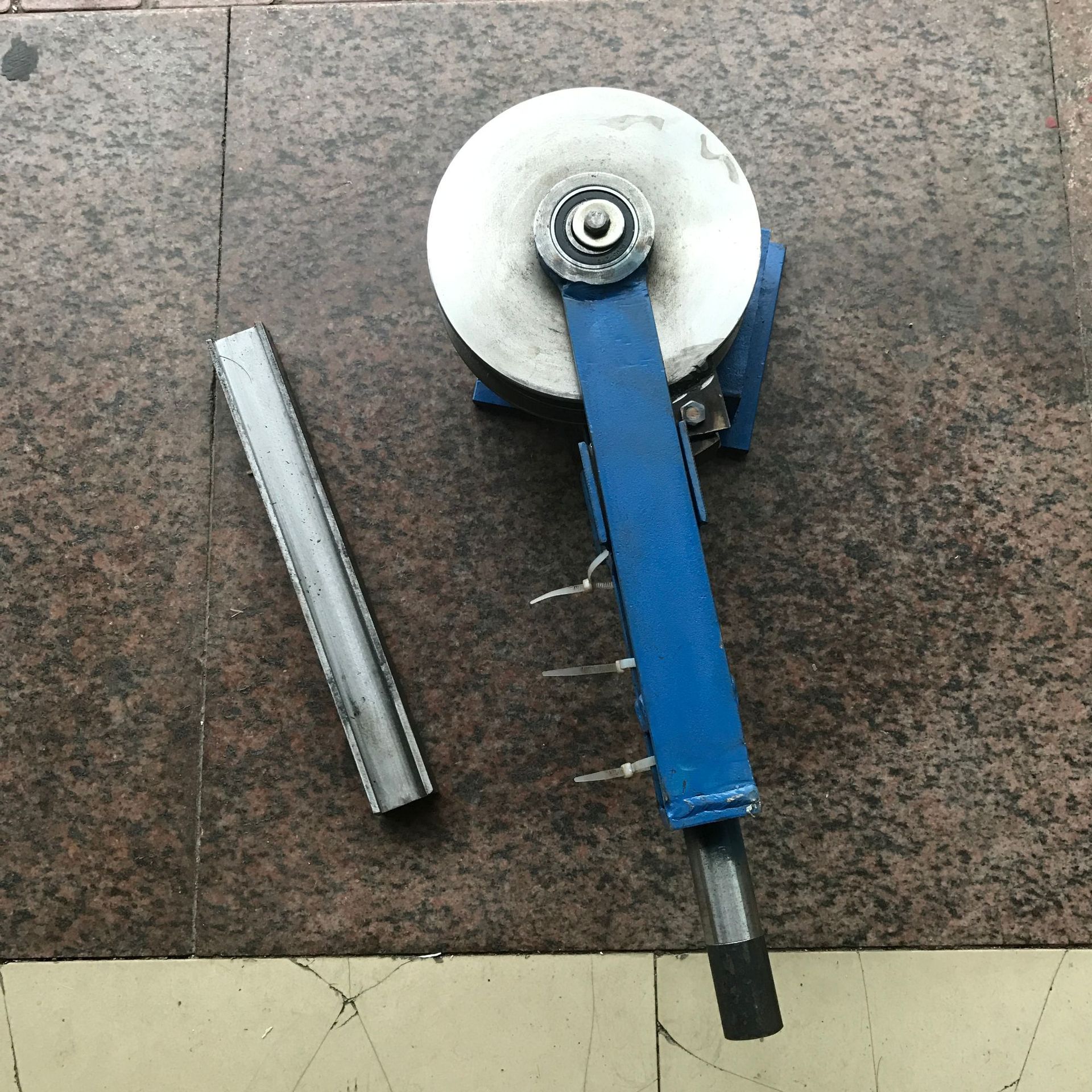 小型手动弯管机 不锈钢圆管扳弯机压条模具弯管器 一次成型握管器