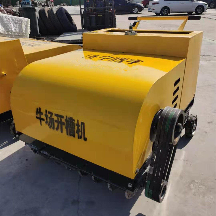 厂家批发内蒙古奶牛场水泥路面刻纹机吉林牧场地面拉槽机生产厂