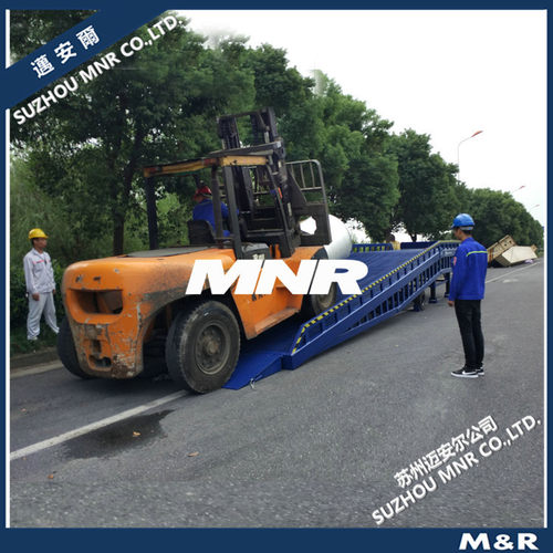 【MNR】 高度调节液压升降大吨位登车桥移动式作业叉车配套