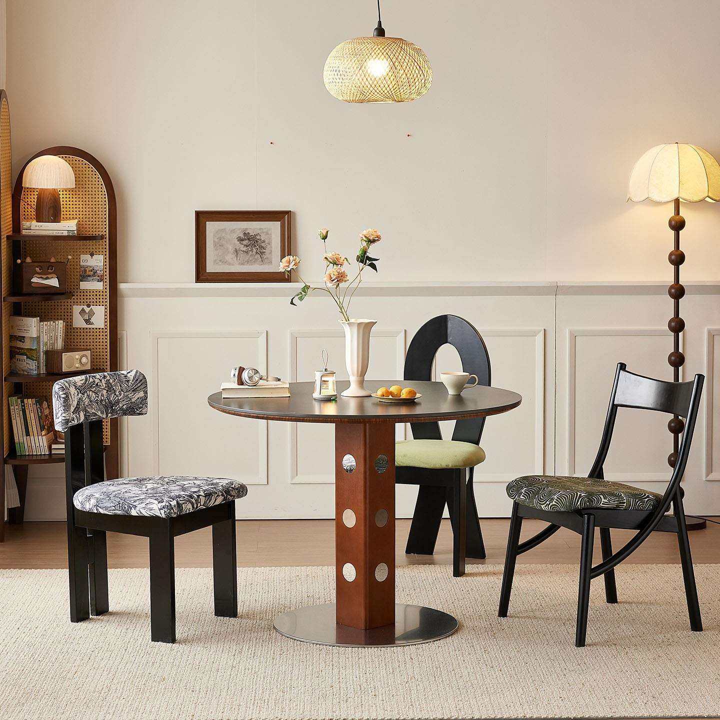 轻奢高级感餐椅餐椅2025新款椅法式复古椅子中古餐桌靠背实木餐椅