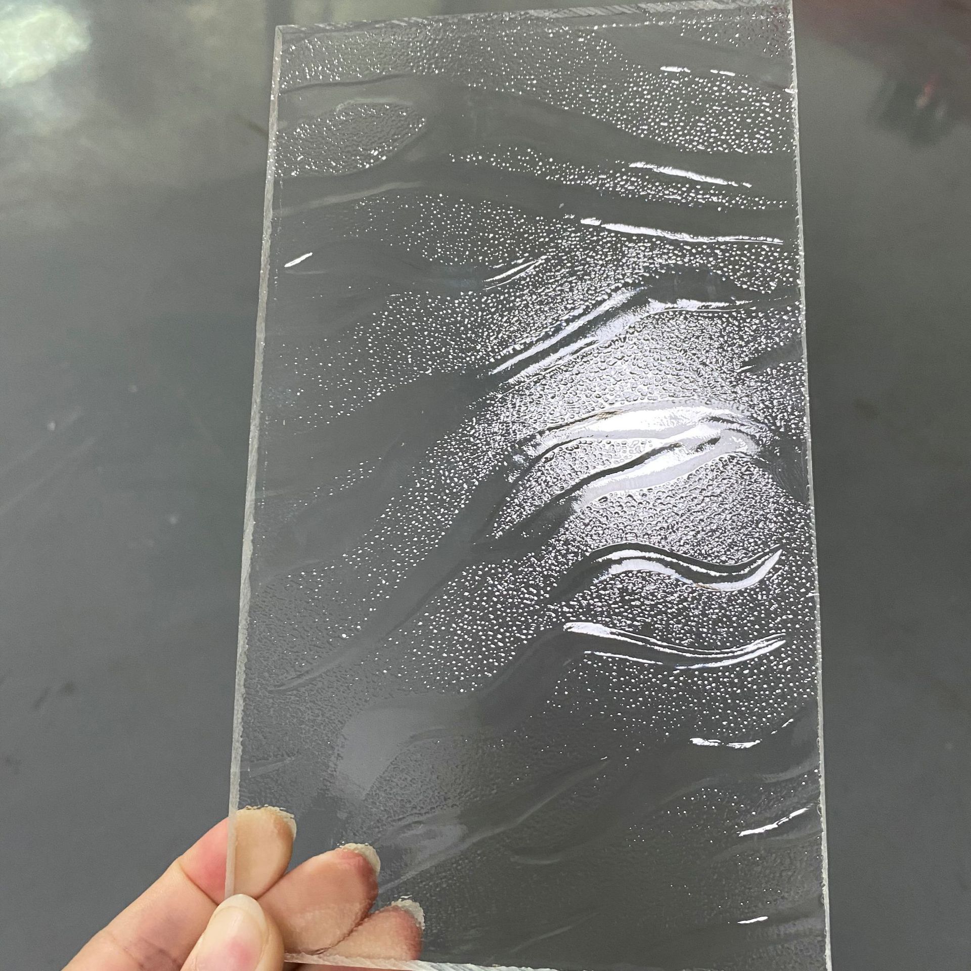 酒店隔断屏风装饰材料透明亚克力不规格火焰天花吊顶有机玻璃厂家