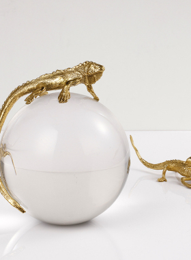 欧式水晶球搭配黄铜动物蜥蜴水晶石样板房间酒柜书架家居摆件送礼