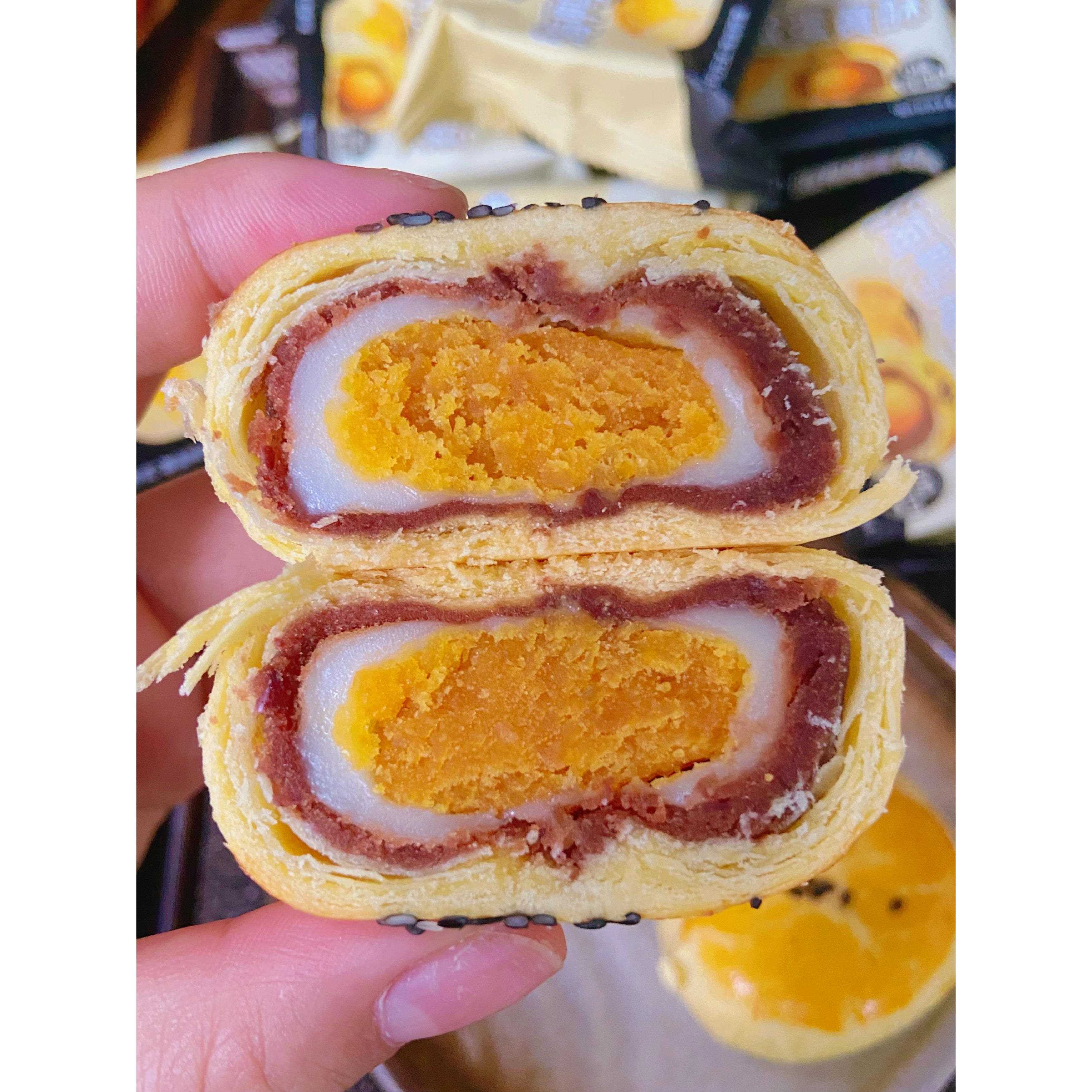 卡尔顿蛋黄酥海鸭咸蛋黄红豆沙雪媚娘送礼营养早餐休闲下午茶零食