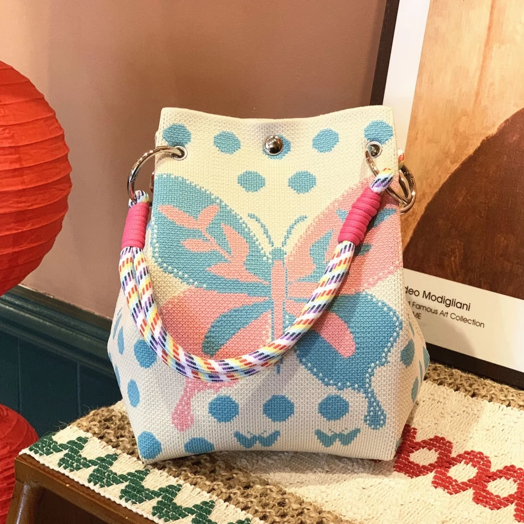 新款针织手提包潮流水桶包